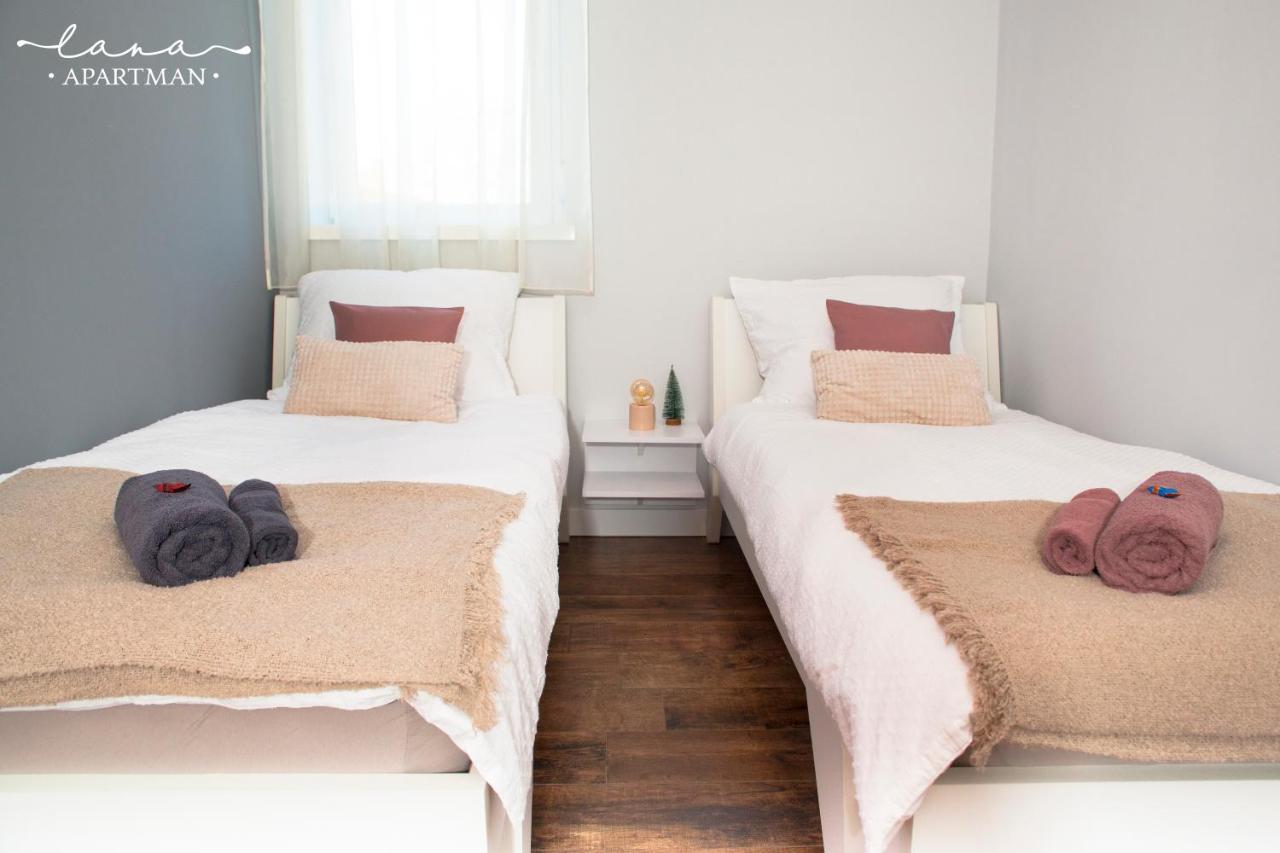 Lana Apartman Makó Buitenkant foto