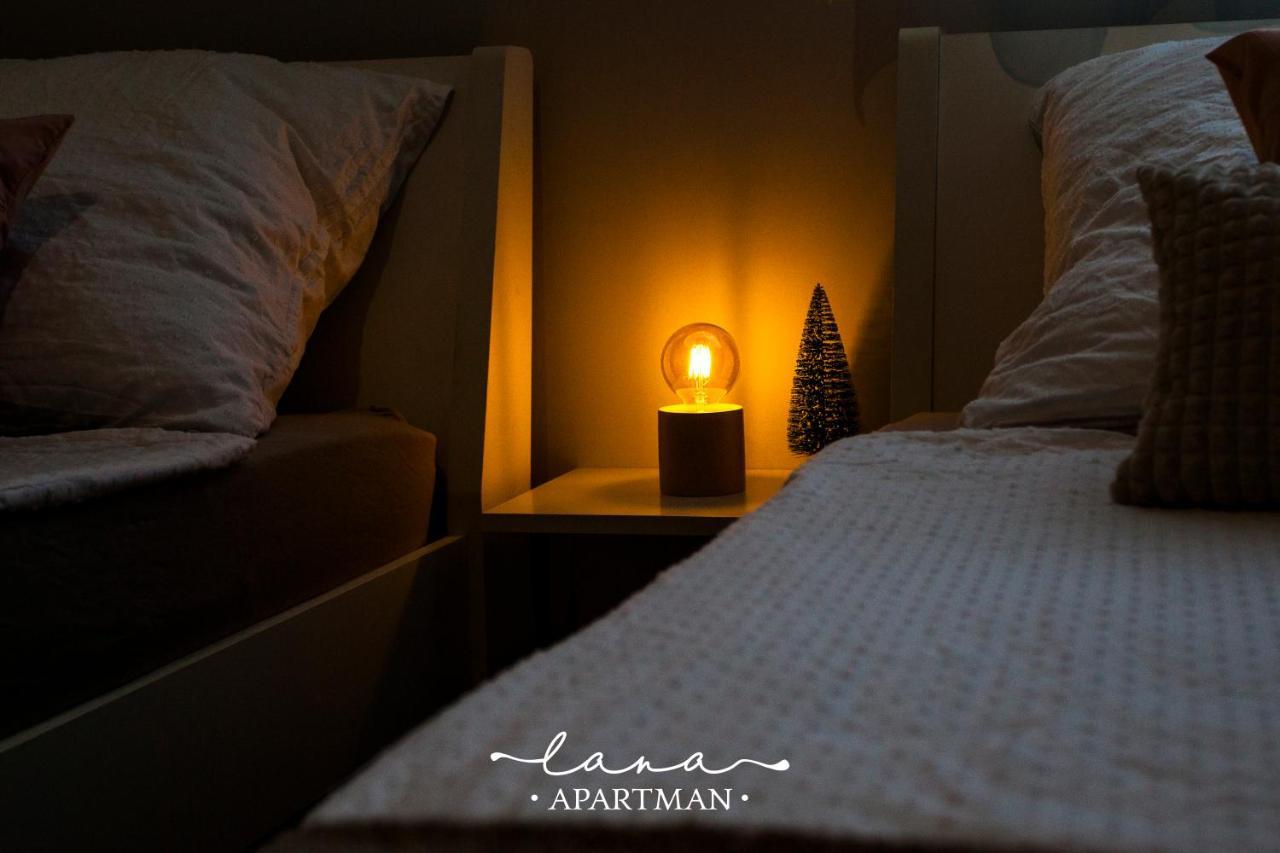 Lana Apartman Makó Buitenkant foto