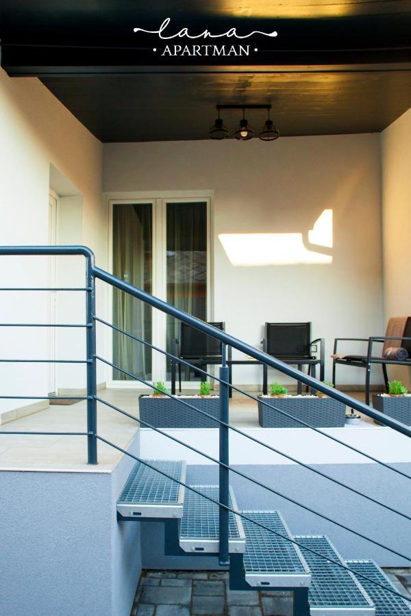 Lana Apartman Makó Buitenkant foto